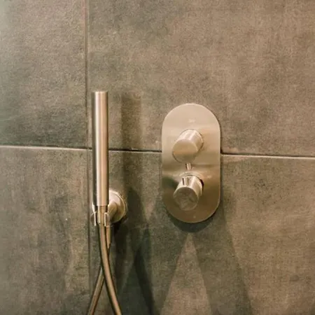 Center Located Alexander *