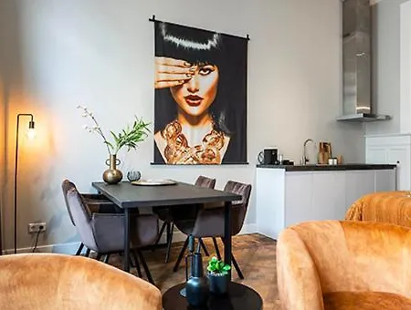 Appartement Center Located Alexander *