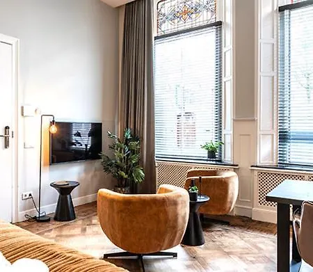 Center Located Alexander アパート *