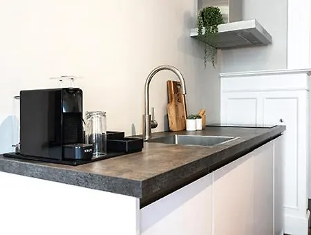 Center Located Alexander *