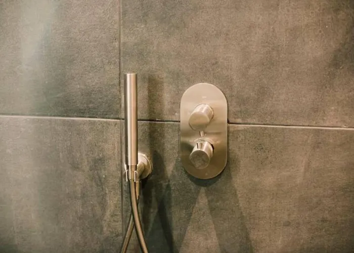 Center Located Alexander *