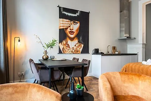 Apartment Center Located Alexander *