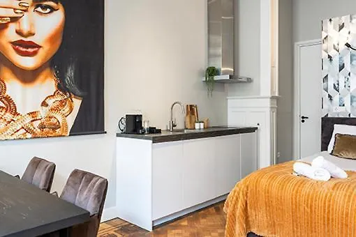 Center Located Alexander Tilburg