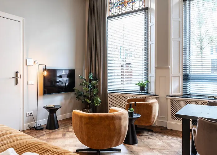 Appartement Center Located Alexander