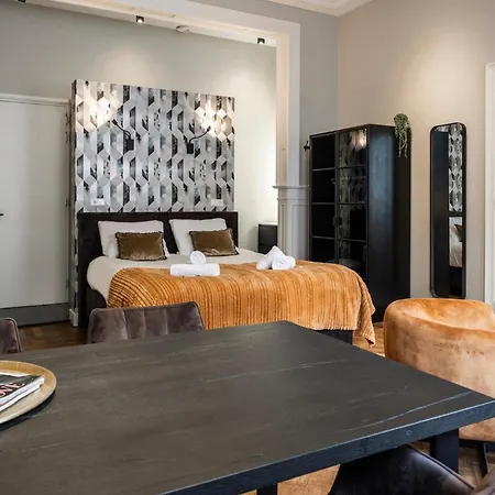 Center Located Alexander Apartamento